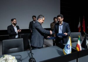امضای تفاهم نامه همکاری علمی و فناوری بین کرمان موتور و دانشگاه علم و صنعت ایران