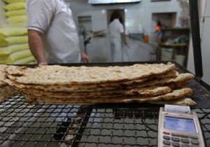 کشف فروش غیرقانونی ۱۴ هزار قرص نان در یک نانوایی