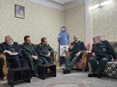 دیدار سردار فدوی با مادر شهید کاظم رستگار