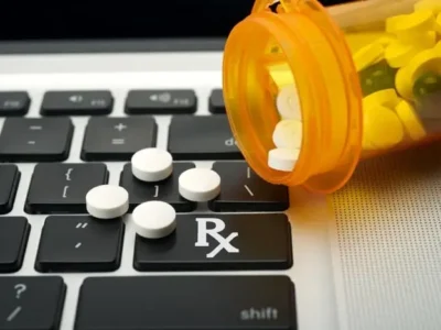 آیا میتوان داروهای بدون نسخه را از داروخانه آنلاین تهیه کرد؟ + قوانین و محدودیتها