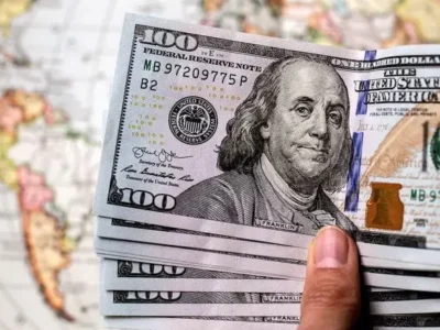 قیمت دلار آزاد در مرز سقوط (۱۲ خرداد)