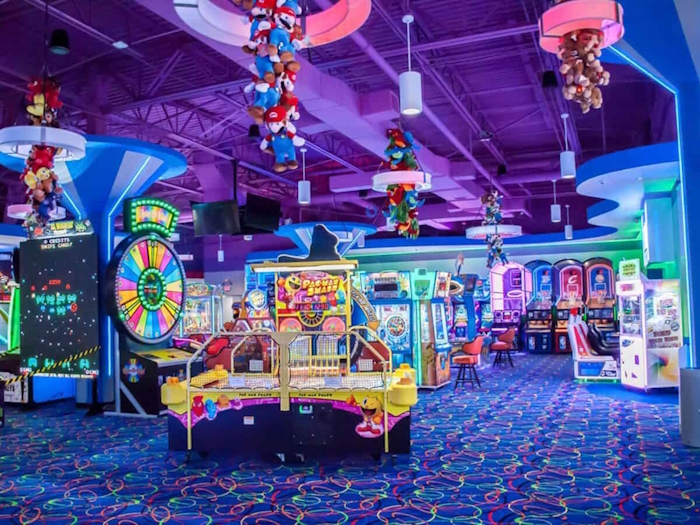 استفاده از گیم شهربازی برای تجهیز شهربازی سرپوشیده