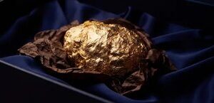 از تخم شکلاتی، آیفون طلا بیرون آمد / عکس