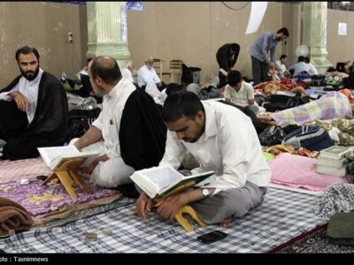 اعتکاف زنجان به اوج رسید؛ تکمیل ظرفیت ۱۵ هزار نفری