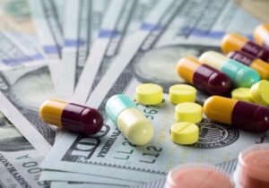 دارو گران میشود/ هشدار درباره ورشکستگی صنایع دارویی کشور