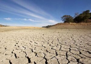 زنگ خطر بحران آب/ واردات آب رسماً تأیید شد