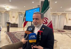 عراقچی: حامی حضور شرکت‌های فناور اصفهانی در نمایشگاه‌های جهانی  هستیم