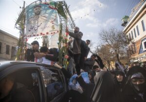 تشییع پیکر ۲  شهید مدافع امنیت کرمانشاه/ همه برای ملینا‌ خون گریستند