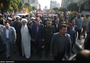 رمز موفقیت و گذر از بحران‌ها اتحاد و همبستگی است