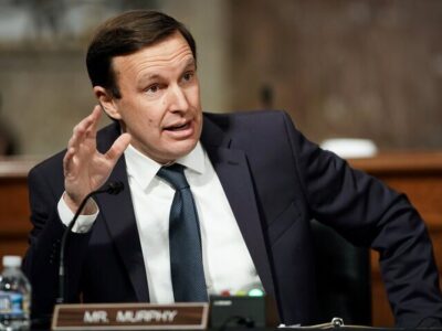 لغو حمله آمریکا به ایران به روایت سناتور آمریکایی / کنگره آمریکا مجوز نداده است!