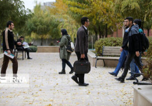 مهلت دفاع پایان‌نامه‌ها تمدید شد