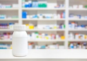 هیچکس ادعا نمیکند تخلف در داروخانهها صفر است