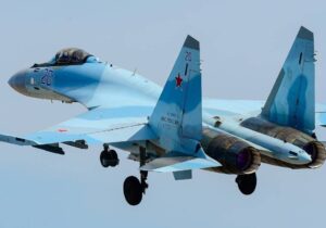 پرواز سوخو ۳۵ در آسمان ایران/ یک نشریه معتبر نظامی مدعی شد