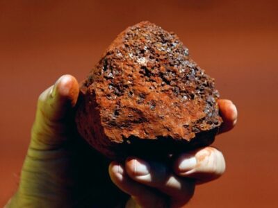 آهن مقاومت ۱۰۰ دلاری را از دست می‌دهد؟/ نقش آفرینی چین در نوسانات قیمت سنگ آهن