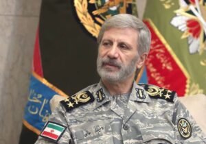 امیر حاتمی: دافوس قدمگاه بزرگان ارتش است