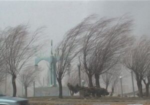 باد شدید پایتخت را در می‌نوردد