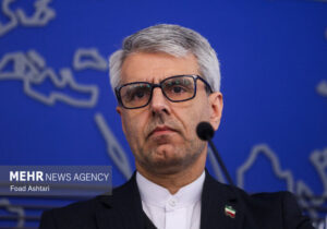 بقایی قهرمانی تیم ملی کشتی فرنگی را تبریک گفت