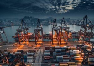 تخلیه و بارگیری بیش از ۹ میلیون تُن کالا در بنادر قشم