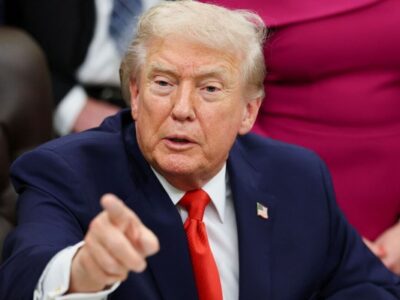 ترامپ برای مردم ایران پیامک فرستاد! + تصویر