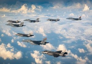 حمله آمریکا به ایران نزدیک است / معاون وزیر خارجه روسیه هشدار داد