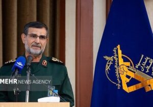 دریادار تنگسیری: هر لحظه اجازه دهند تنگه هرمز را خواهیم بست