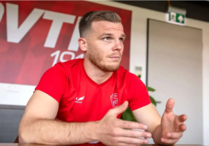 دنیل گرا انتظارات را برآورده نکرد/ بحران در دفاع راست