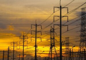 زمستان بدون قطعی برق / سوخت نیروگاه‌ها در اوج زمستان کافی است