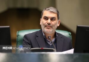 زنگنه: بودجه شرکتهای دولتی در مجلس به دقت بررسی شود