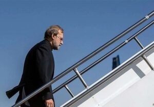 علی لاریجانی عازم مسقط شد