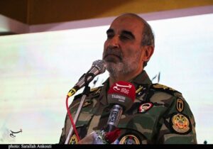 فرمانده نیروی زمینی ارتش: با پیوستن ارتش به انقلاب کمر طاغوت شکست