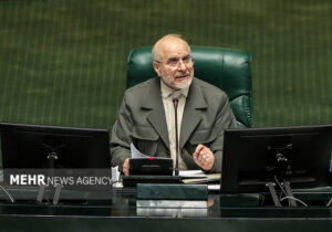 قالیباف: حقوق باید متناسب با تورم افزایش یابد