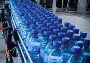 هر شب ۸۱۰ میلیارد تومان از جیره‌بندی آب در جیب شرکت‌ها سرازیر می‌شود/ نان چه کسانی در بی‌آبی مردم است؟