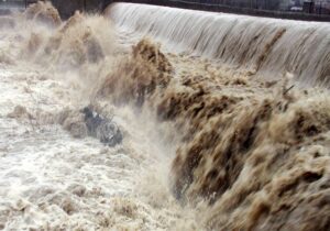 هشدار مدیریت بحران مازندران: اتراق در حریم رودخانه‌ها خطرناک است