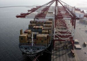 واردات از ۹۴.۷ میلیارد دلار به ۹۳.۴ میلیارد دلار رسید| رشد ۷ درصدی صادرات