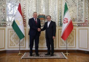 وزیر امور خارجه تاجیکستان سالگرد پیروزی انقلاب را به عراقچی تبریک گفت