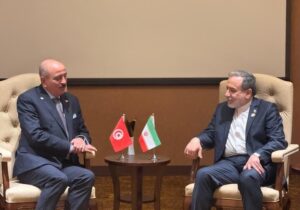 وزیر خارجه تونس سالگرد پیروزی انقلاب اسلامی را به عراقچی تبریک گفت