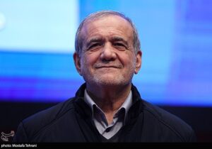 پزشکیان: مردم گول رسانه‌های بیگانه را نمی‌خورند؛ ۲۲ بهمن سنگ تمام بود