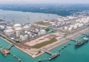 چرخش معامله‌گران از AI به نفت؛ پول‌ها به سمت غول‌های نفتی رفت