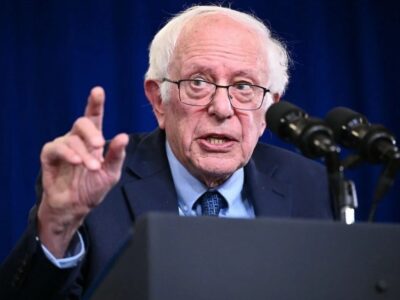 اعتراض سناتور آمریکایی به بمباران مدارس در ایران