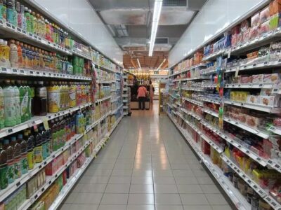 نبض آرام بازار در روزهای حساس؛ ۷۰۰ فروشگاه زنجیرهای در خدمت مردم