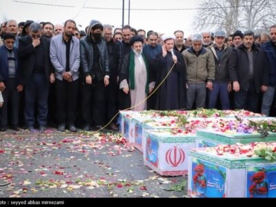 وداع جانسوز قزوینی‌ها با پیکر ۸ شهید یک خانواده