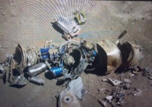 انهدام موشک کروز AGM/158_B آمریکایی در برزک کاشان+تصاویر