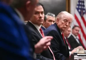 اولین واکنش کاخ سفید به وضعیت سلامتی ترامپ / رئیس‌جمهور آمریکا در بیمارستان است؟