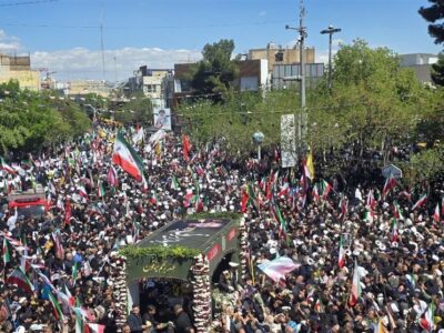 تشییع باشکوه فرمانده؛ پیکر شهید ‌موسوی در حرم حضرت معصومه آرام گرفت