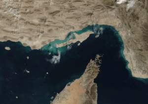 توقف و بازگشت دو نفتکش در ورودی تنگه هرمز + عکس