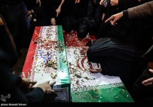 درسالروز شهات امام صادق؛ پیکرهای ۱۵ شهید یک خانواده درکرج تشییع می‌شود