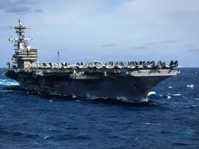 عبور کشتیهای ایرانی از محاصره دریایی آمریکا