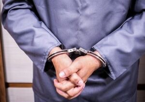 عوامل خائن مرتبط با رسانههای دشمن در فارس شناسایی و دستگیر شدند