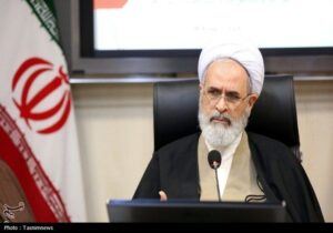 قدردانی آیت‌الله اعرافی از مواضع پاپ/ به رسالت مسیحیّت وفادار ماندید