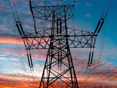 قطعی برق جاده چالوس در پی وقوع انفجار در پل B ۱ کرج/ اطلاعیه شرکت برق صادر شد